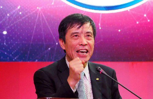 “国米的纸面阵容如此让人惊叹，他们已经为赢得意甲冠军做好了准备，但没有任何球队拥有尤文的胜利者DNA，这对尤文来说可能是关键因素，他们将与国米争冠到最后。